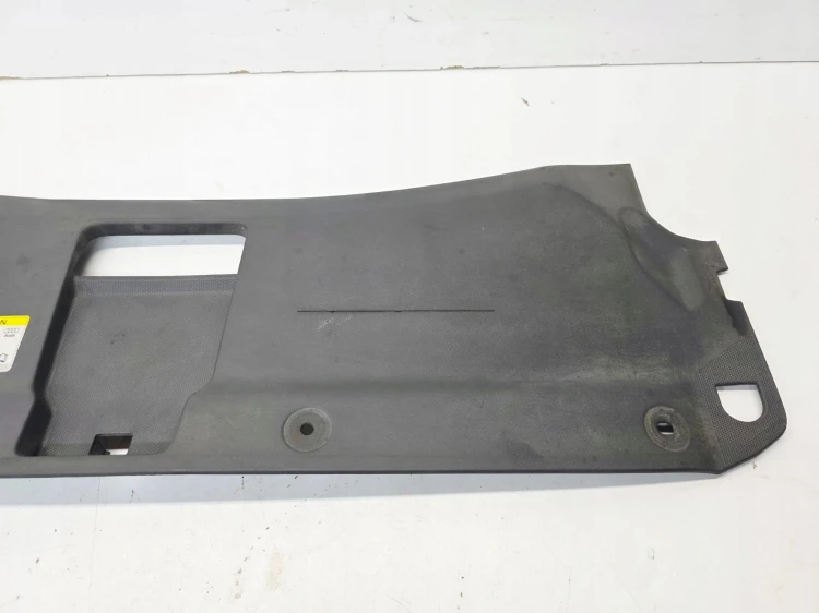 OSŁONA NAKŁADKA PASA PRZEDNIEGO AUDI Q3 8U 8U0807081B