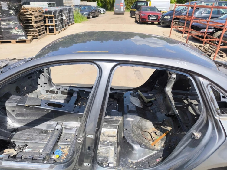 ĆWIARTKA DACH POSZYCIE DACHU AUDI A4 B9 SEDAN ORYGINAŁ !!!