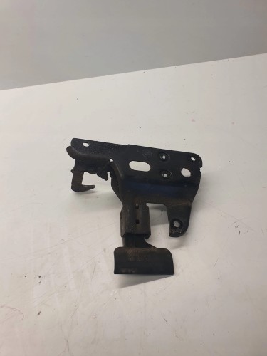 ZAMEK MASKI RYGIEL AUDI A6 C6 4F0823480