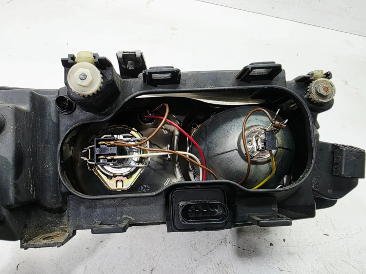 REFLEKTOR LAMPA LEWY PRZÓD AUDI A3 8L LIFT 8L0941003AF EU 15/26