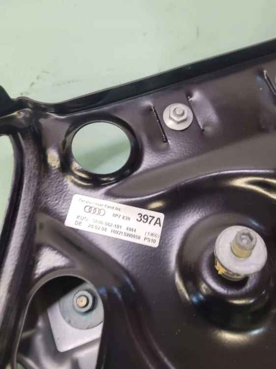 MECHANIZM SZYBY LEWY TYŁ AUDI A3 CABRIO 8P7839397A