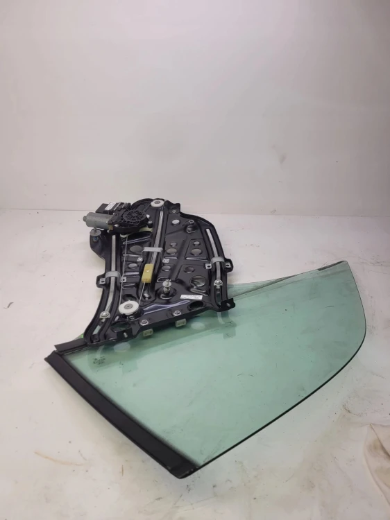 MECHANIZM SZYBY LEWY TYŁ AUDI A3 CABRIO 8P7839397A