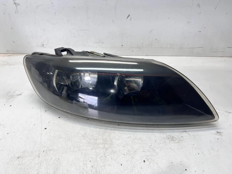 REFLEKTOR PRAWY ZWYKŁY AUDI Q7 4L 4L0941004K UK 1/26 VALEO
