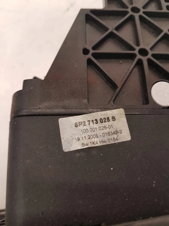 WYBIERAK BIEGÓW LEWAREK AUDI A3 8PLIFT 8P2713025S