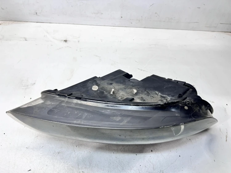 REFLEKTOR PRAWY ZWYKŁY AUDI Q7 4L 4L0941004K UK 1/26 VALEO