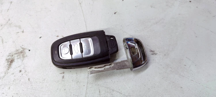 KLUCZYK PILOT AUDI A4 S4 B8 A5 S5 A6 A7 4G0959754K