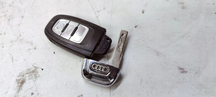 KLUCZYK PILOT AUDI A4 S4 B8 A5 S5 A6 A7 4G0959754K