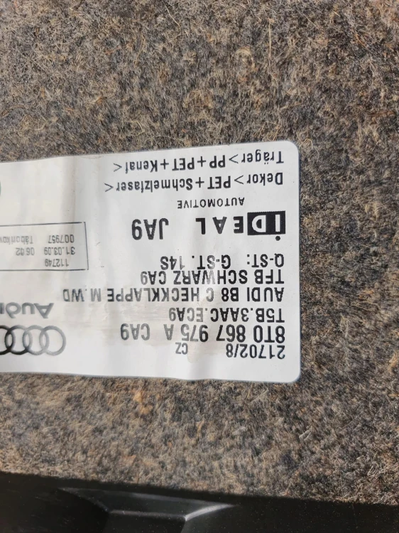 TAPICERKA KLAPY TYL AUDI A5 8T COUPE 8T0867975A