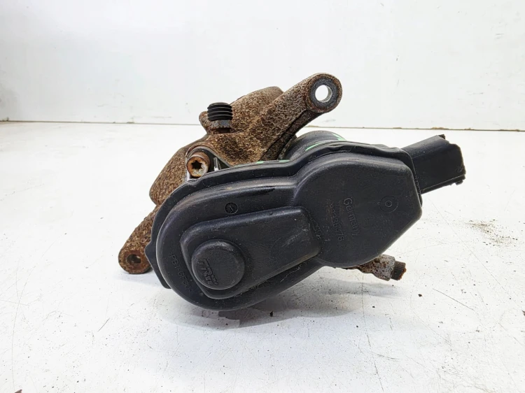 ZACISK HAMULCOWY ELEKTRYCZNY PRAWY TYŁ AUDI A4 B8 A5 Q5 POD TARCZĘ 330MM