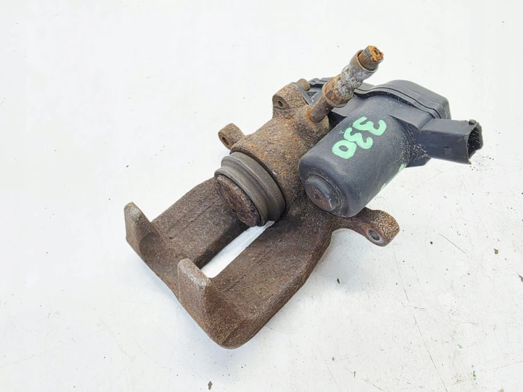 ZACISK HAMULCOWY ELEKTRYCZNY PRAWY TYŁ AUDI A4 B8 A5 Q5 POD TARCZĘ 330MM