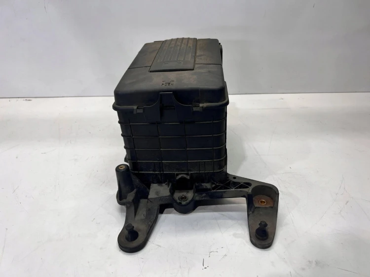 PODSTAWA AKUMULATORA AUDI A3 Q3 1K0915333H