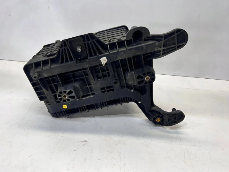 PODSTAWA AKUMULATORA AUDI A3 Q3 1K0915333H