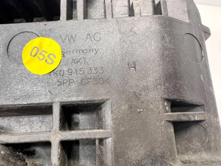 PODSTAWA AKUMULATORA AUDI A3 Q3 1K0915333H