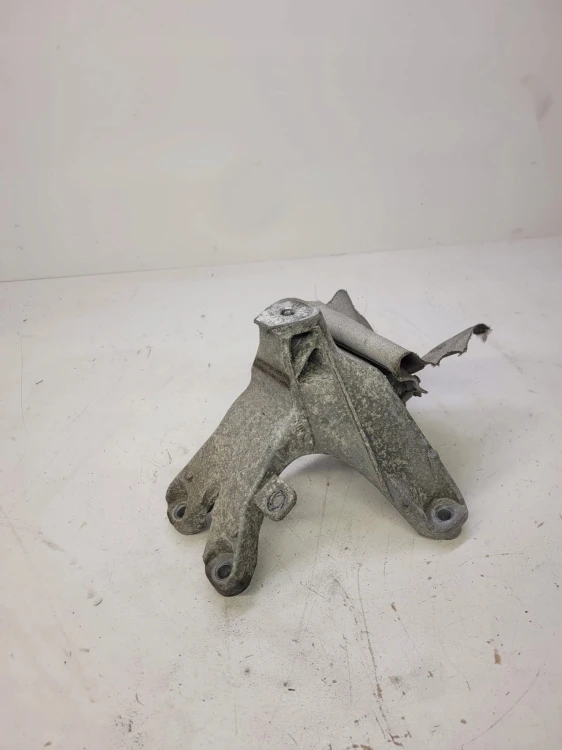 ŁAPA SILNIKA PRAWA AUDI A4 B8 A5 Q5 8K0199308EE