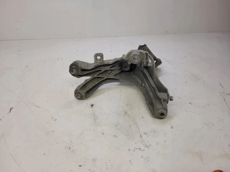 ŁAPA SILNIKA PRAWA AUDI A4 B8 A5 Q5 8K0199308EE