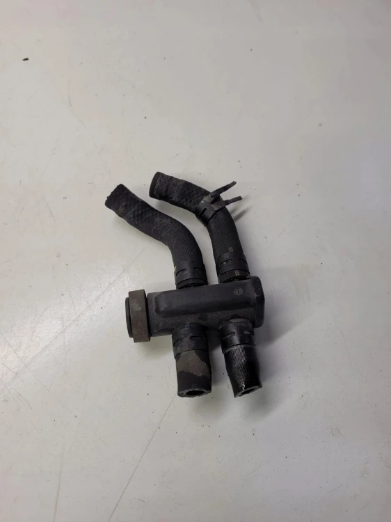 ROZDZIELACZ ZAWÓR PALIWA AUDI 2.0 2.7 8T0127247B