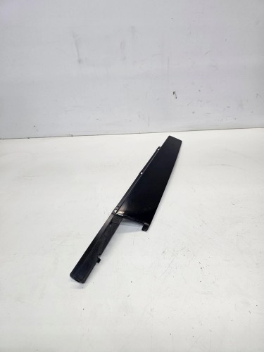 NAKŁADKA OSŁONA SŁUPKA AUDI A4 B9 LEWY PRZÓD 8W0837901