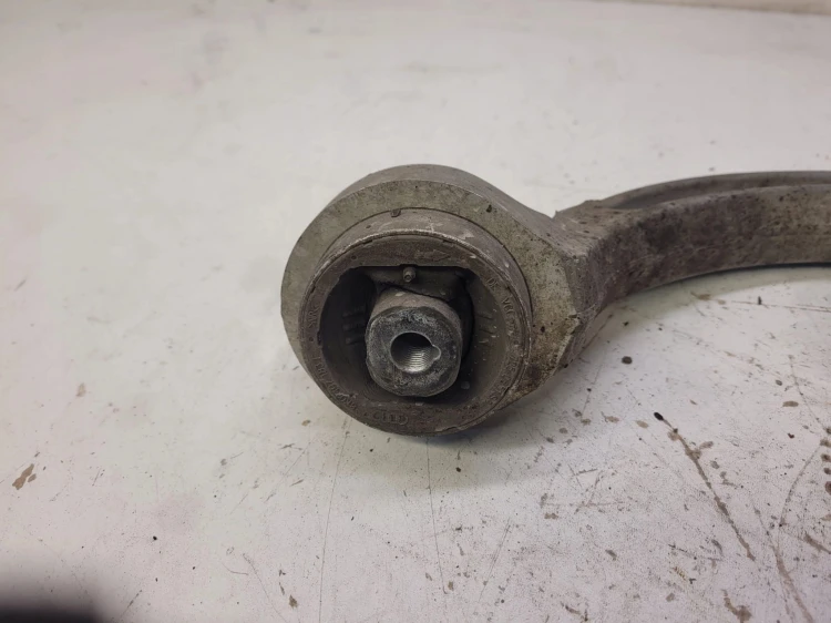WAHACZ PRAWY PRZÓD AUDI A4 B9 A5 8W 8W0407696B