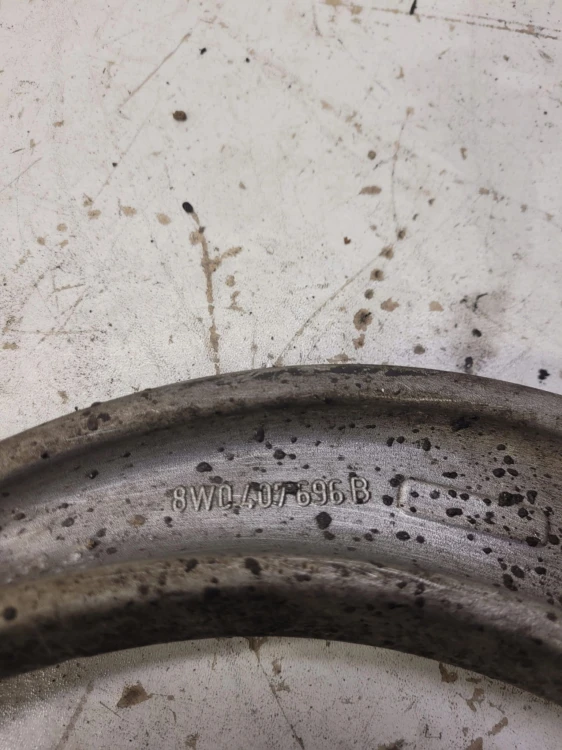 WAHACZ PRAWY PRZÓD AUDI A4 B9 A5 8W 8W0407696B