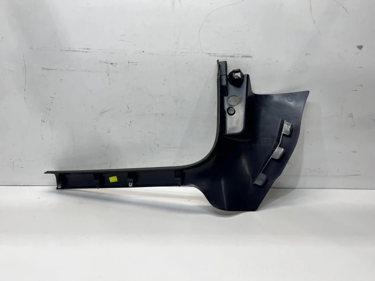 OSŁONA PROGU PRAWA AUDI A3 8Y 8Y2867272