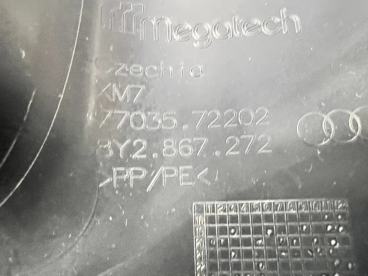 OSŁONA PROGU PRAWA AUDI A3 8Y 8Y2867272