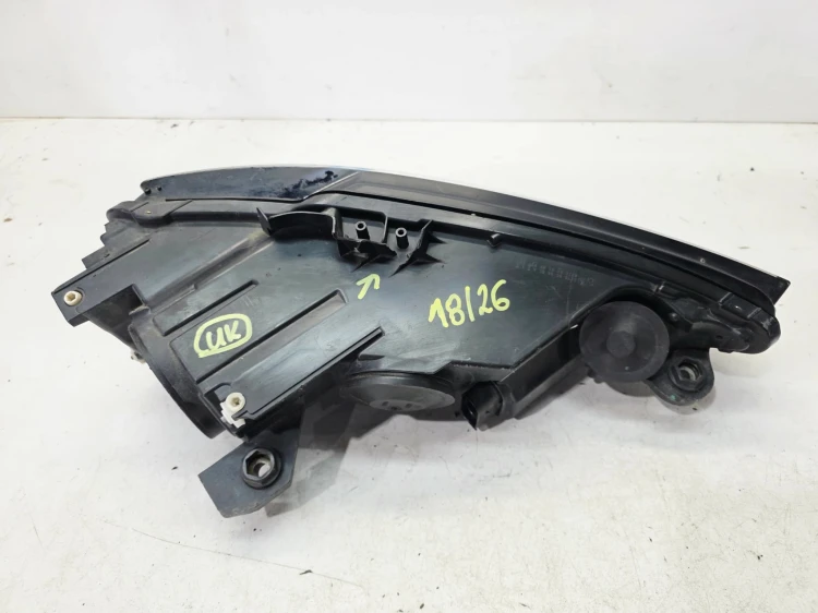 REFLEKTOR LAMPA LEWY PRZÓD AUDI A3 8V 8V0941003A 18/26 UK