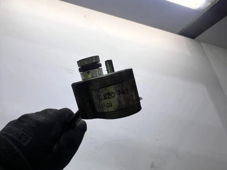 WĄŻ PRZEWÓD KLIMATYZACJI AUDI A3 8P VOLKSWAGEN SEAT SKODA 1K0820741BD