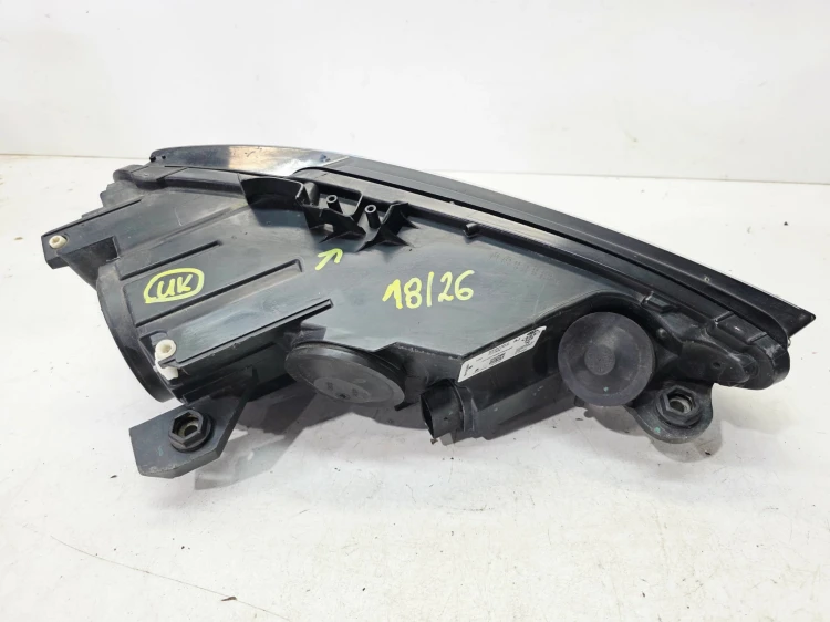 REFLEKTOR LAMPA LEWY PRZÓD AUDI A3 8V 8V0941003A 18/26 UK