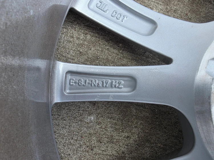 FELGA ALUMINIOWA AUDI A3 S3 8Y VW SEAT 8.0J R17 ET46 8Y0601025CC S23/26