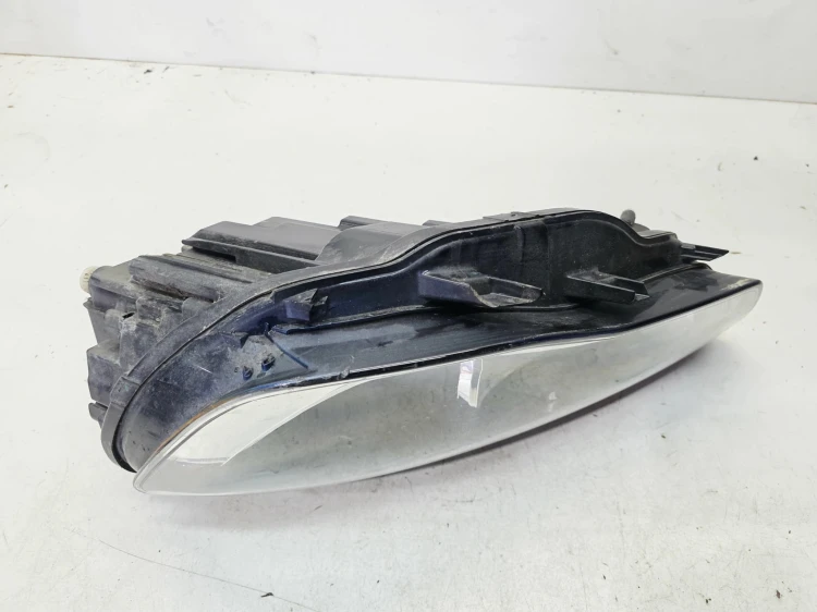 REFLEKTOR LAMPA LEWY PRZÓD AUDI A3 8V 8V0941003A 18/26 UK