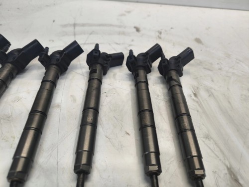 WTRYSK WTRYSKIWACZ AUDI VW 2.7 3.0 TDI 059130277AJ ORYGINAŁ !!!