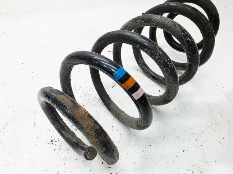 SPRĘŻYNA PRZÓD PRZEDNIA LEWA LUB PRAWA AUDI A4 B6 B7 300MM X 15MM