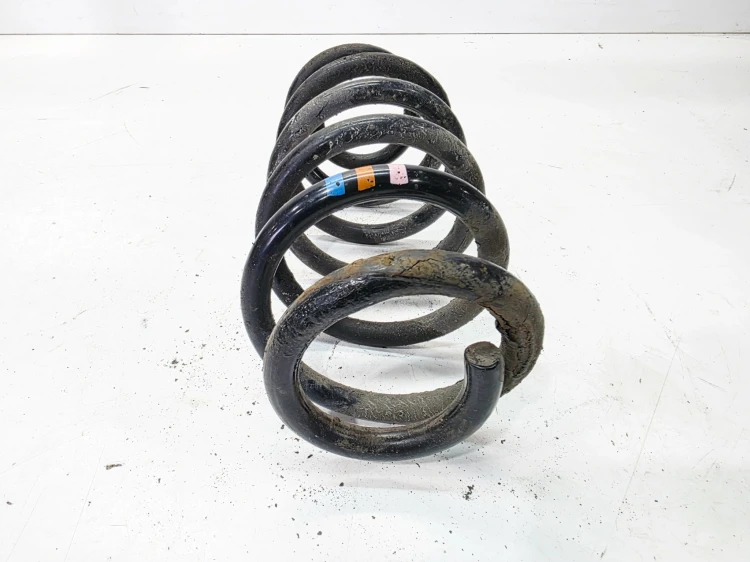 SPRĘŻYNA PRZÓD PRZEDNIA LEWA LUB PRAWA AUDI A4 B6 B7 300MM X 15MM