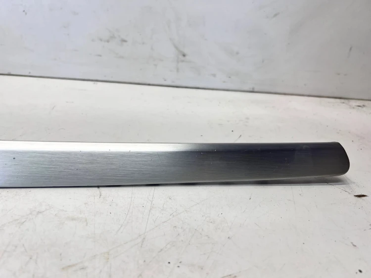 DEKOR DRZWI LEWY PRZÓD AUDI A5 8T 8T0867409 1/26 SZCZOKOWANE ALUMINIUM