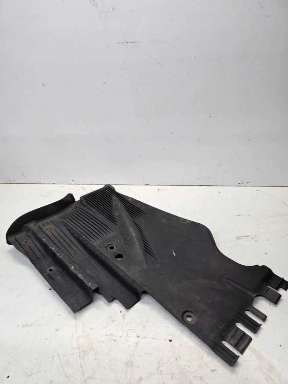 OSŁONA PŁYTA PODWOZIA LEWY TYŁ AUDI A5 8T 8T8825215