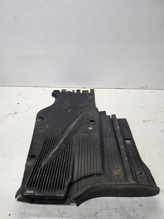 OSŁONA PŁYTA PODWOZIA LEWY TYŁ AUDI A5 8T 8T8825215