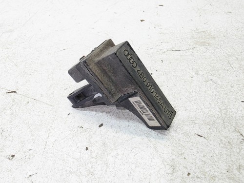 WZMACNIACZ ANTENOWY ODBIORNIK ZEGARA AUDI 4B0919145A