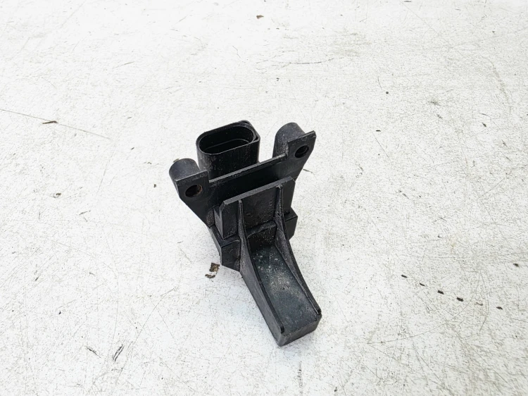 WZMACNIACZ ANTENOWY ODBIORNIK ZEGARA AUDI 4B0919145A