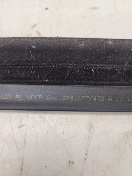 LISTWA MAT DRZWI PRAWY TYŁ AUDI A1 8X4839478