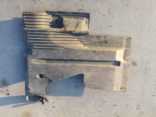 OSŁONA PŁYTA PODWOZIA AUDI A6 C6 PRAWA 4F0825216E