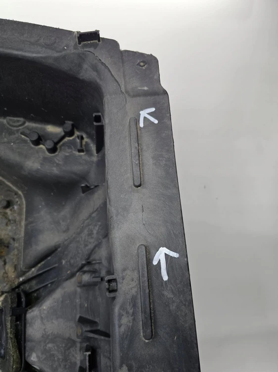 PODŁOGA WANNA WNĘKA KOŁA AUDI A8 D4 4H0803261D