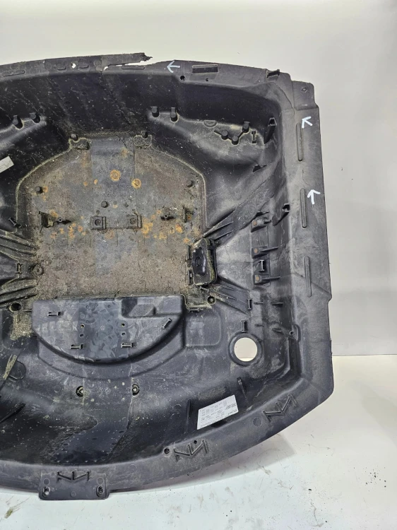 PODŁOGA WANNA WNĘKA KOŁA AUDI A8 D4 4H0803261D