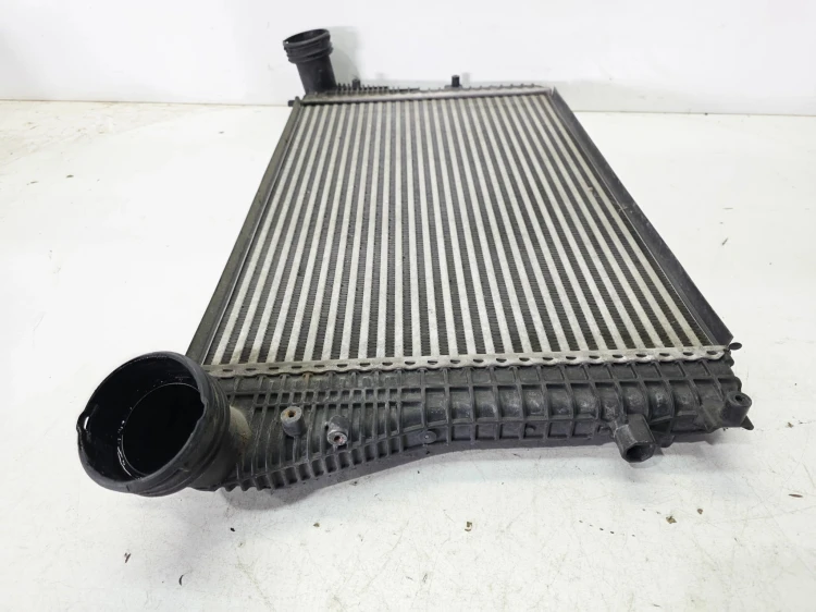 CHŁODNICA POWIETRZA INTERCOOLER AUDI VOLKSWAGEN SEAT SKODA 1K0145803S