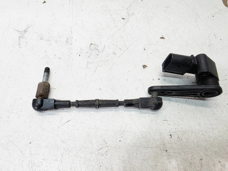 CZUJNIK POZIOMU POZIOMOWANIA AUDI A4 B9 A5 8W Q7 4M 4M0907503