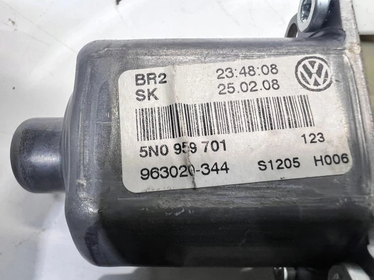 SILNICZEK SZYBY LEWY PRZÓD VW TIGUAN 5N0959701