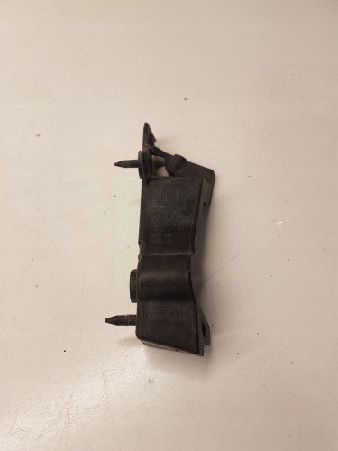ŚLIZG ZDERZAKA PRAWY PRZÓD AUDI A4 B8 8K0807284