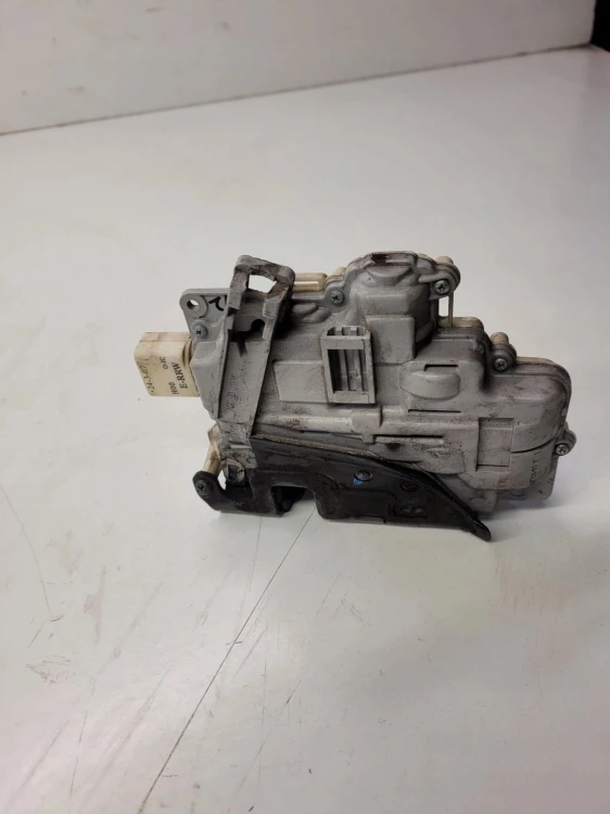 ZAMEK DRZWI PRAWY PRZÓD AUDI A3 A6 4F1837016 7-PIN