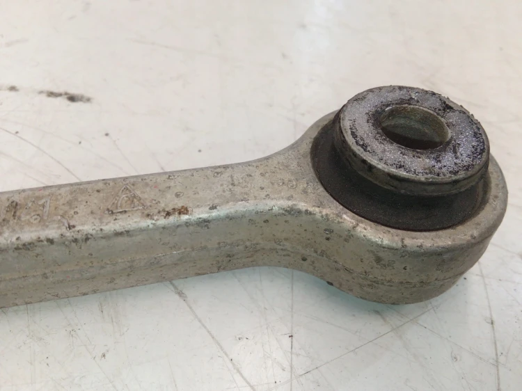 ŁĄCZNIK STABILIZATORA AUDI A4 B8 A5 8K0411317C