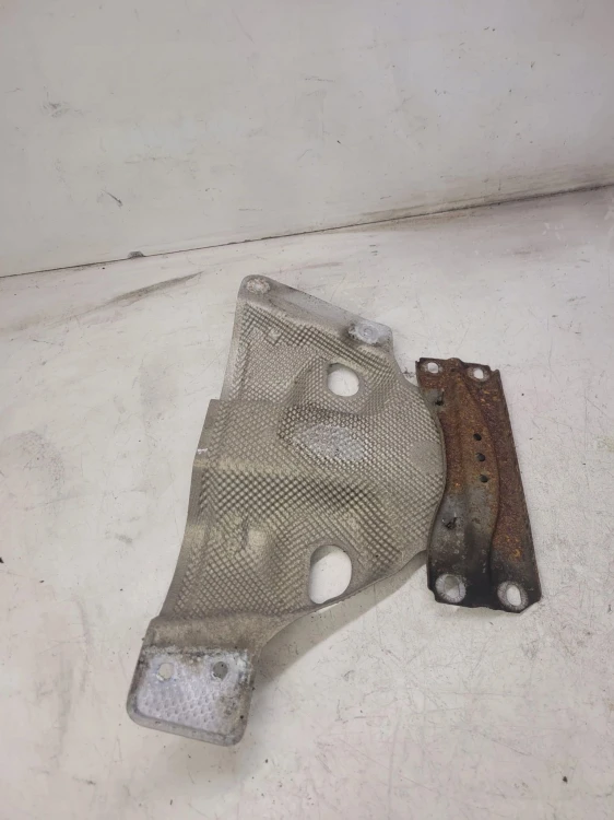 OSŁONA TERMICZNA WAŁU AUDI Q5 8R 8R0521443C