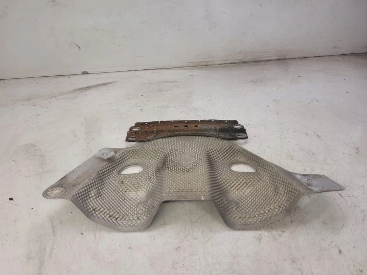 OSŁONA TERMICZNA WAŁU AUDI Q5 8R 8R0521443C